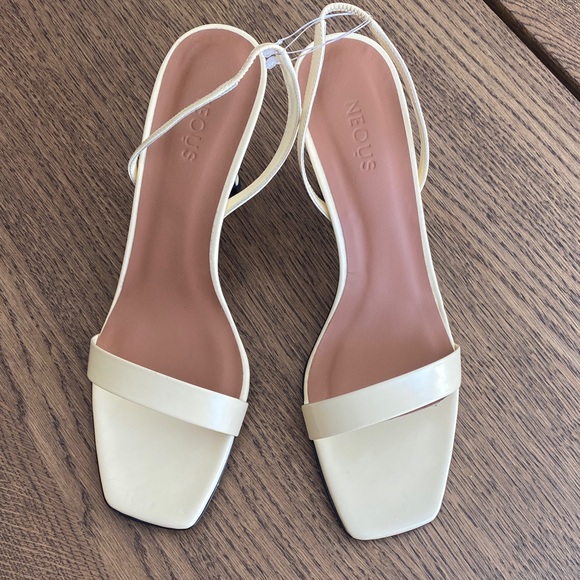 Vulpe leather sandal Neous Yellow size 40 EU in Leather  NEOUS Yellow Cream Women\'s Sandals size 39